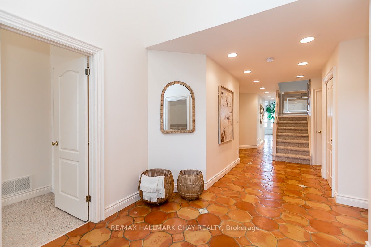 1373 Maple Rd