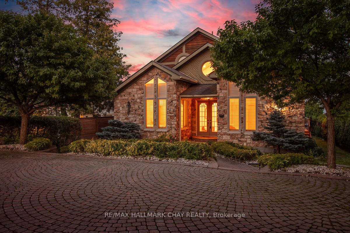 1373 Maple Rd