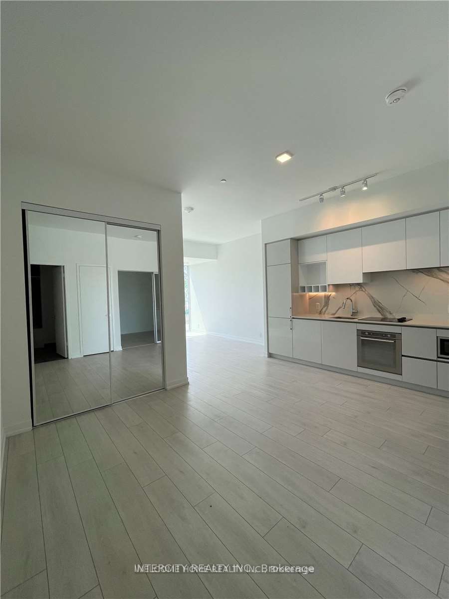 9 Buttermill Ave W, #Th05