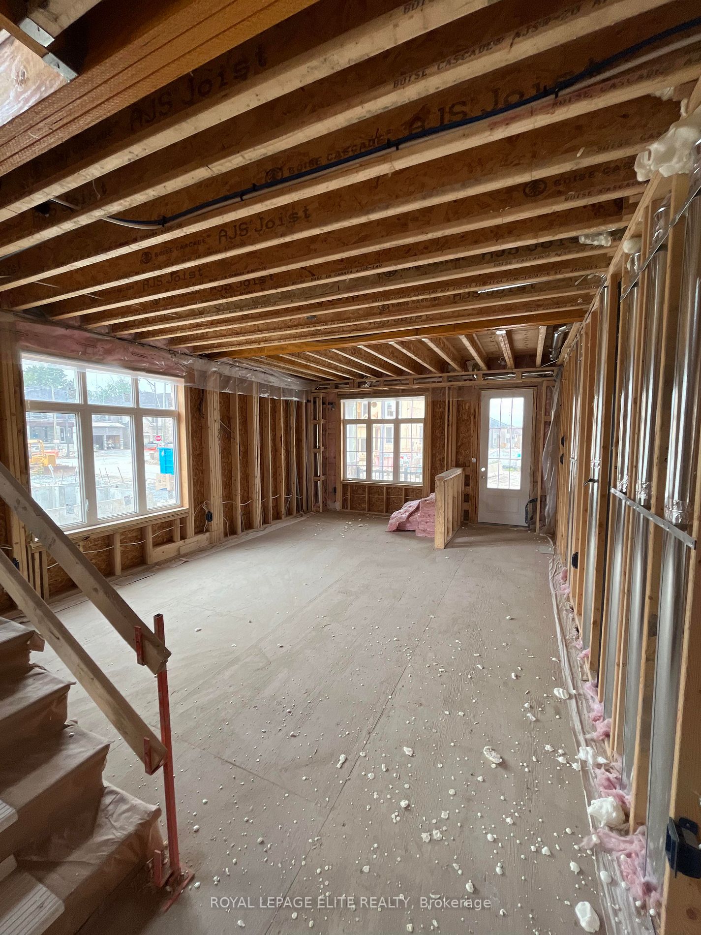 7 Abeam St
