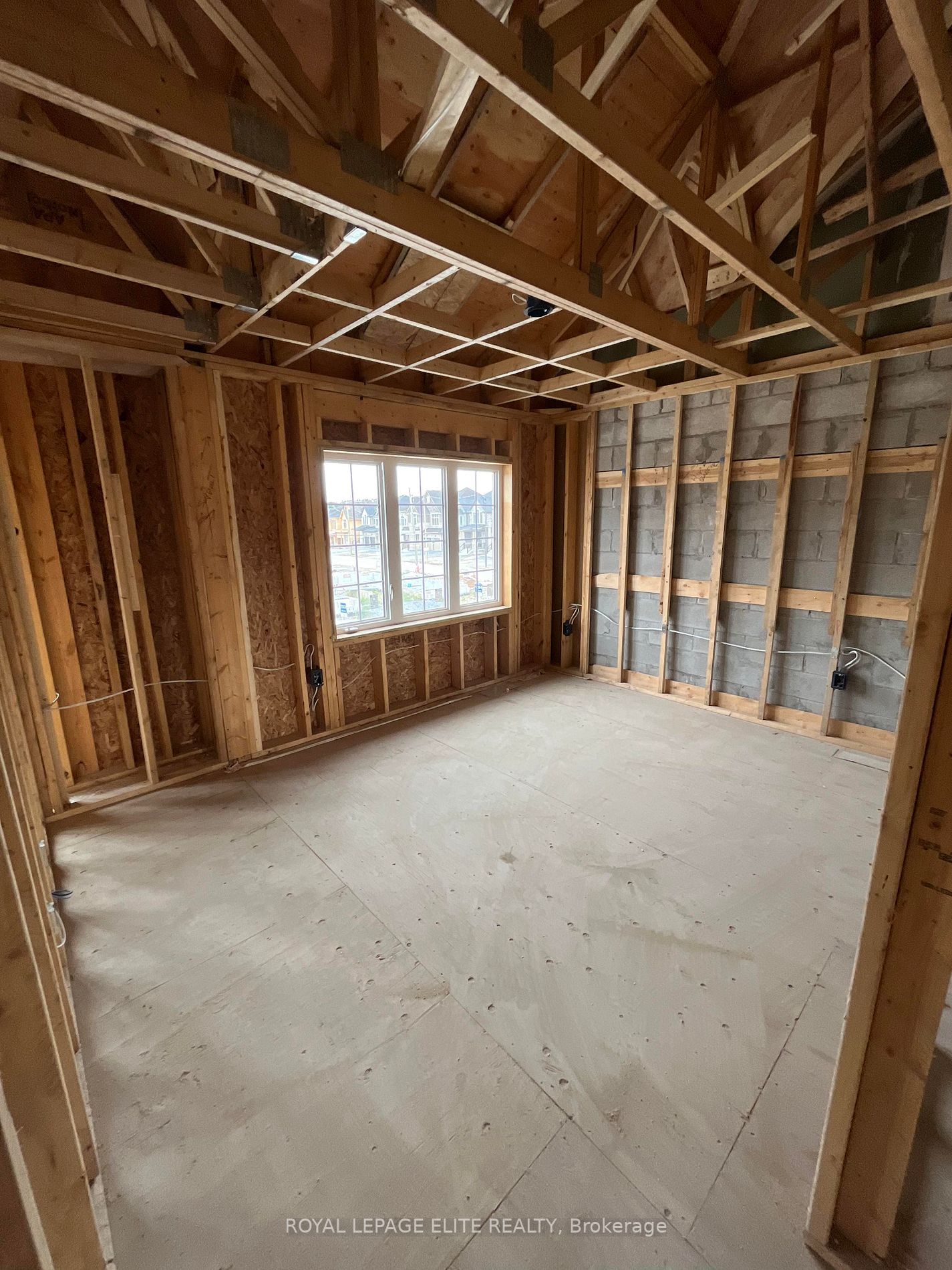 7 Abeam St