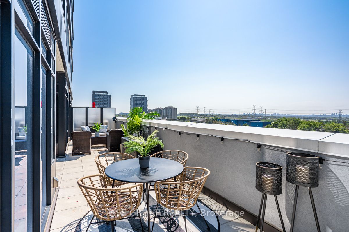 8868 Yonge St, #907E