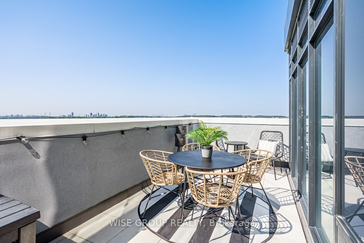 8868 Yonge St, #907E