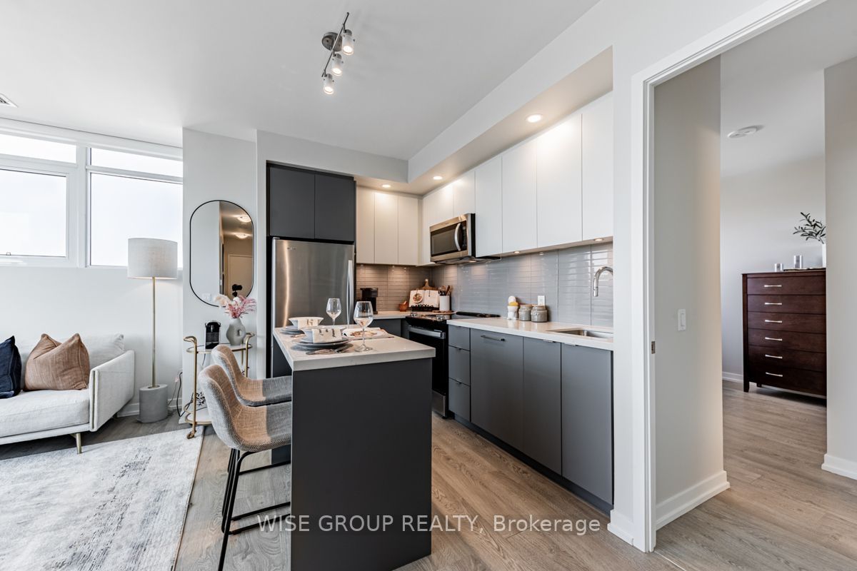 8868 Yonge St, #907E
