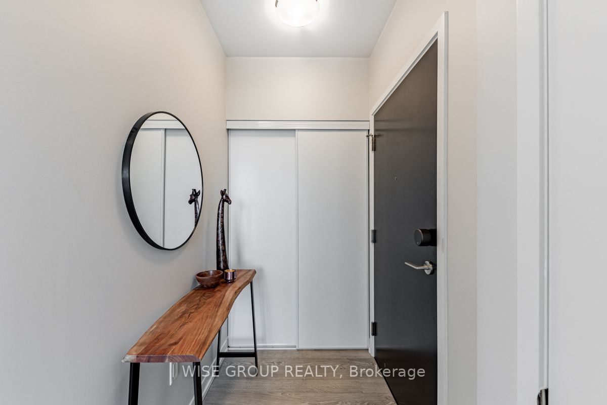 8868 Yonge St, #907E