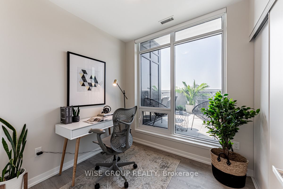8868 Yonge St, #907E
