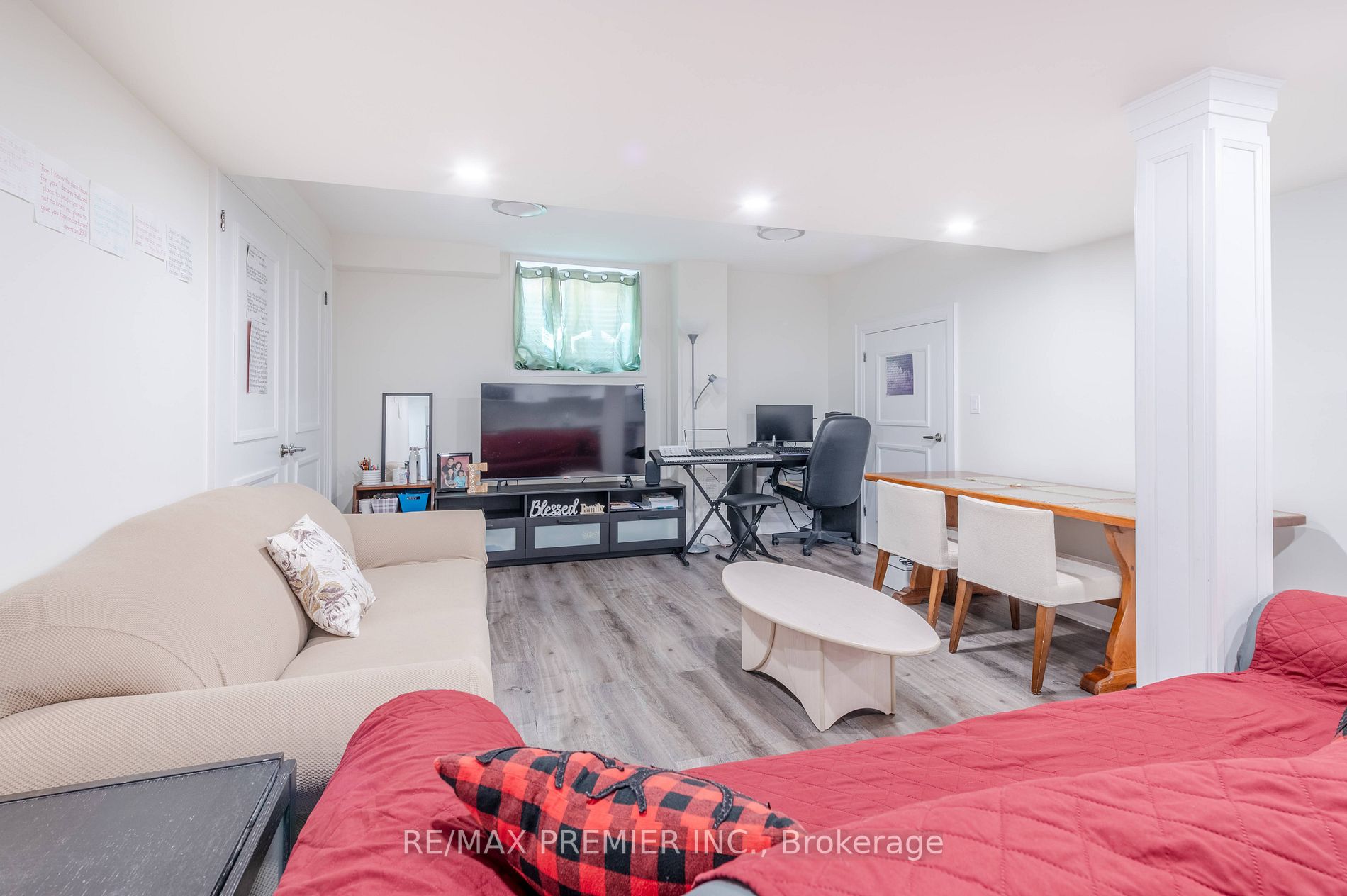 61 Demott Avenue