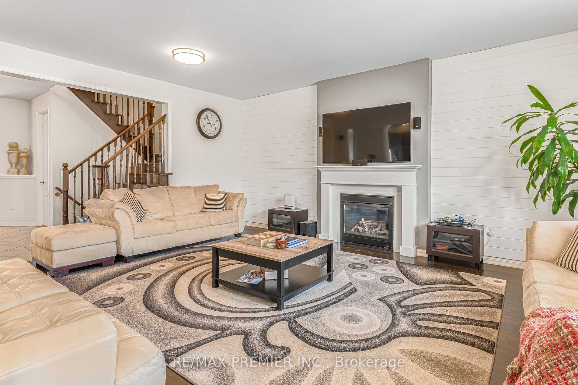 61 Demott Avenue