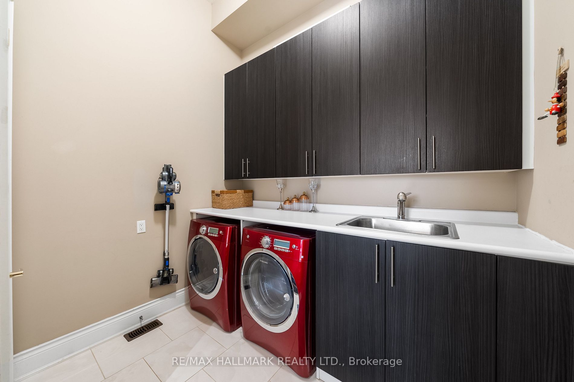 244 Grand Vellore Cres