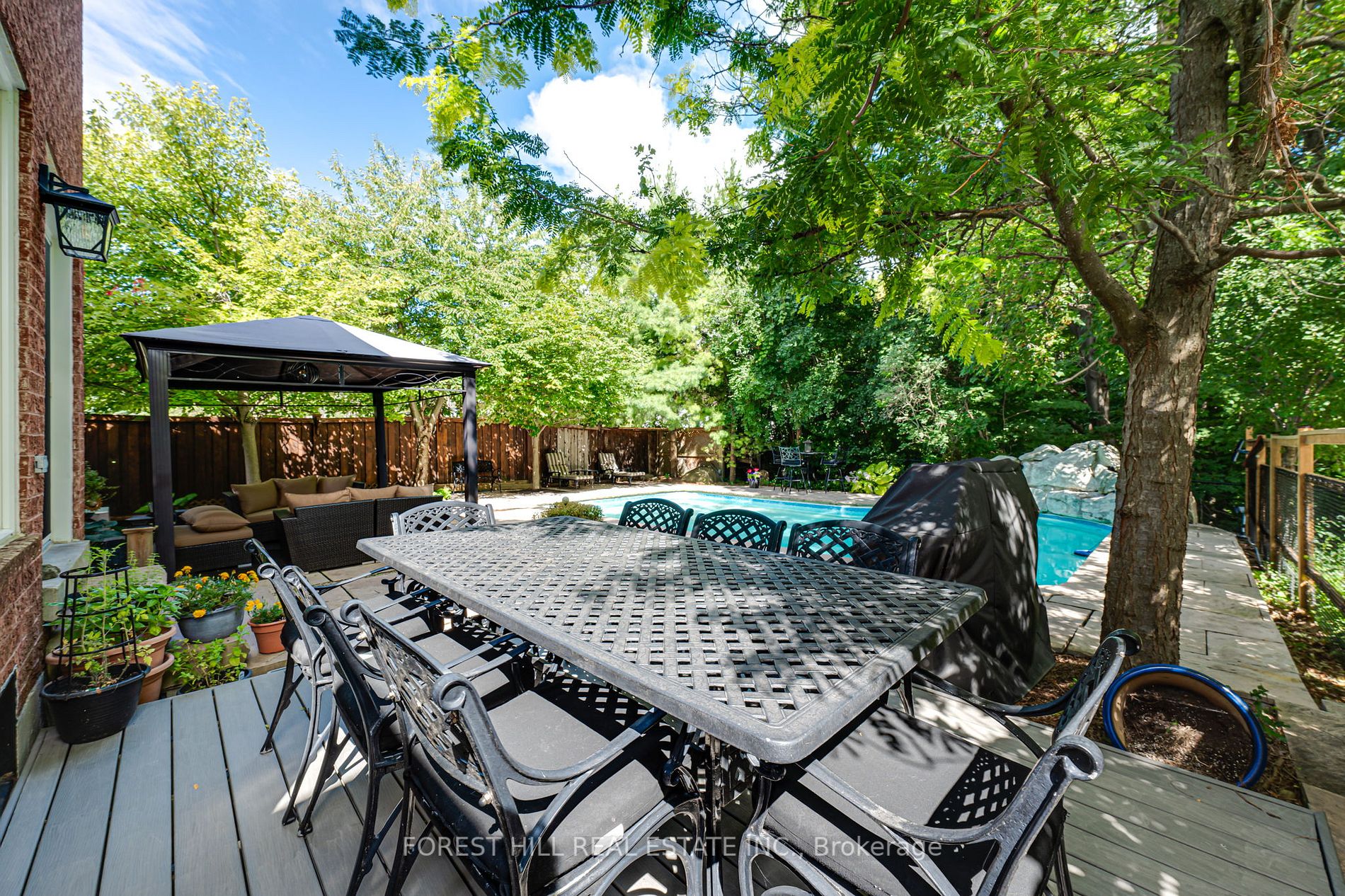 74 Cedar Springs Dr