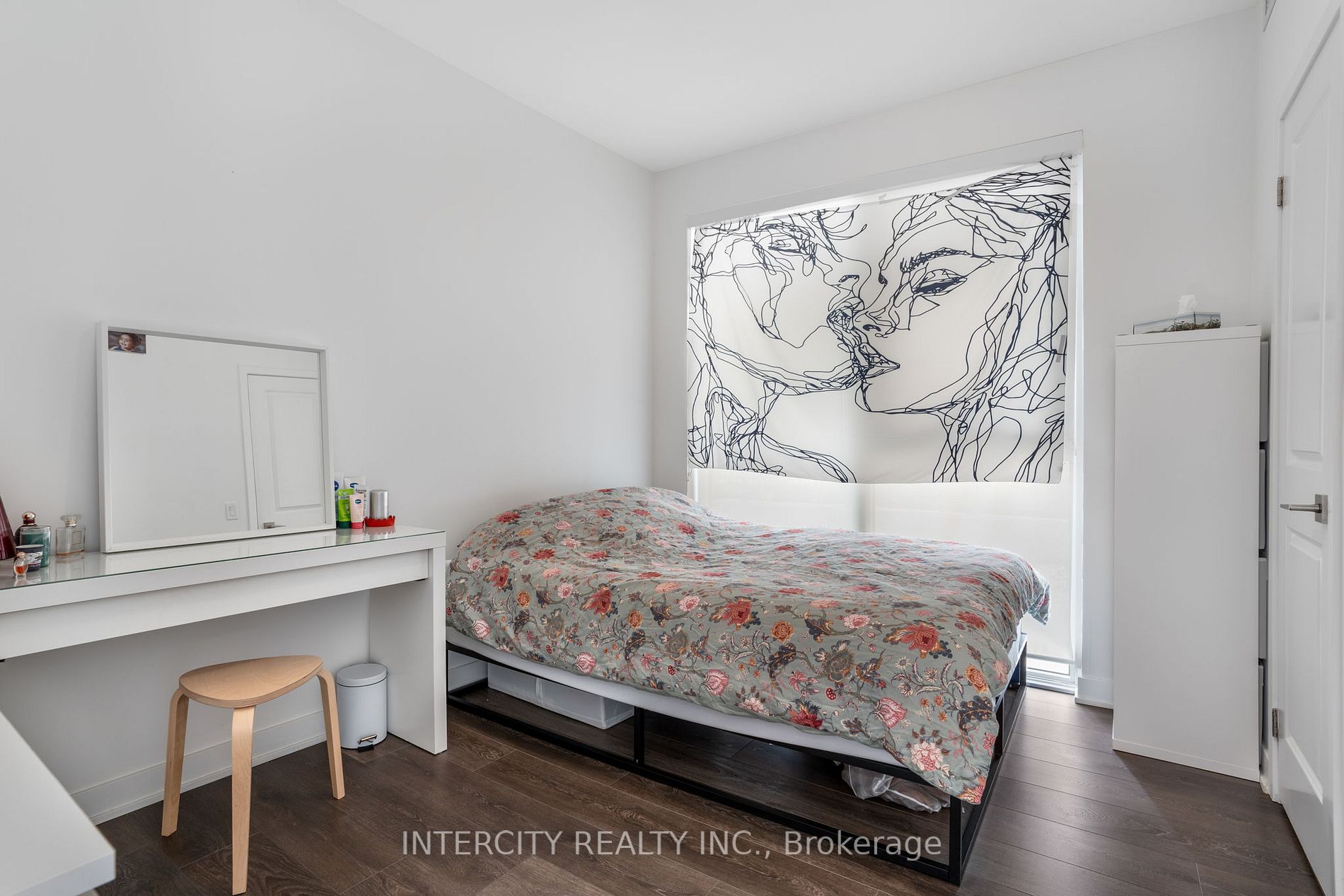 85 Oneida Cres, #303
