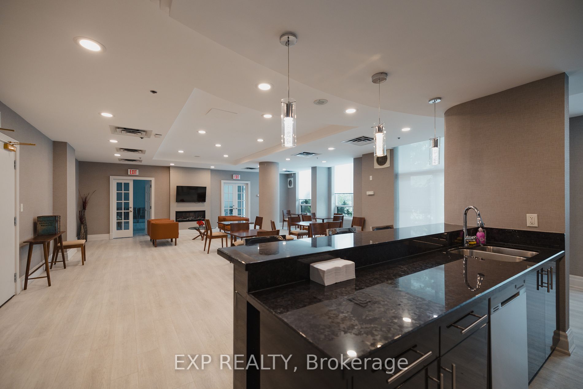 39 Oneida Crescent, #1115