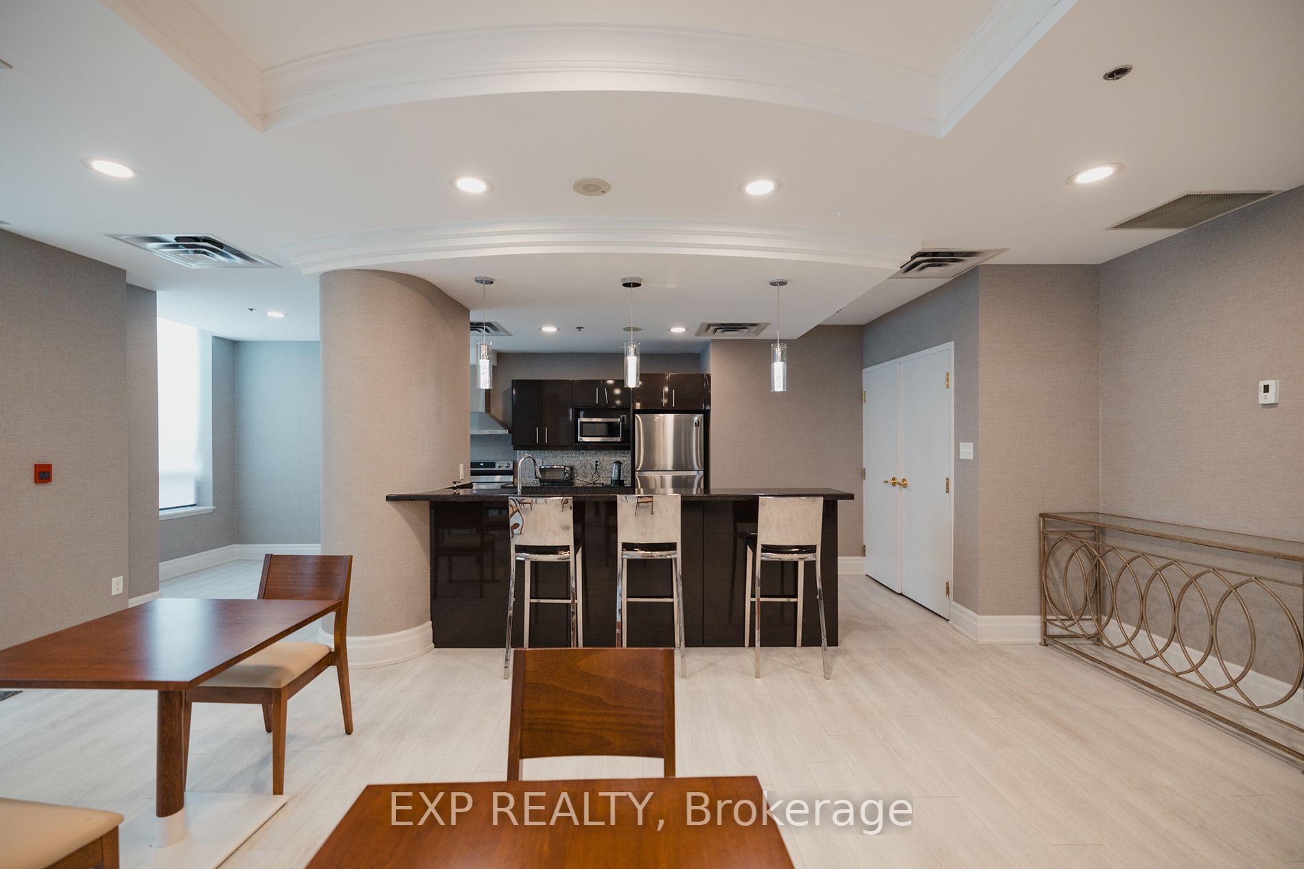 39 Oneida Crescent, #1115