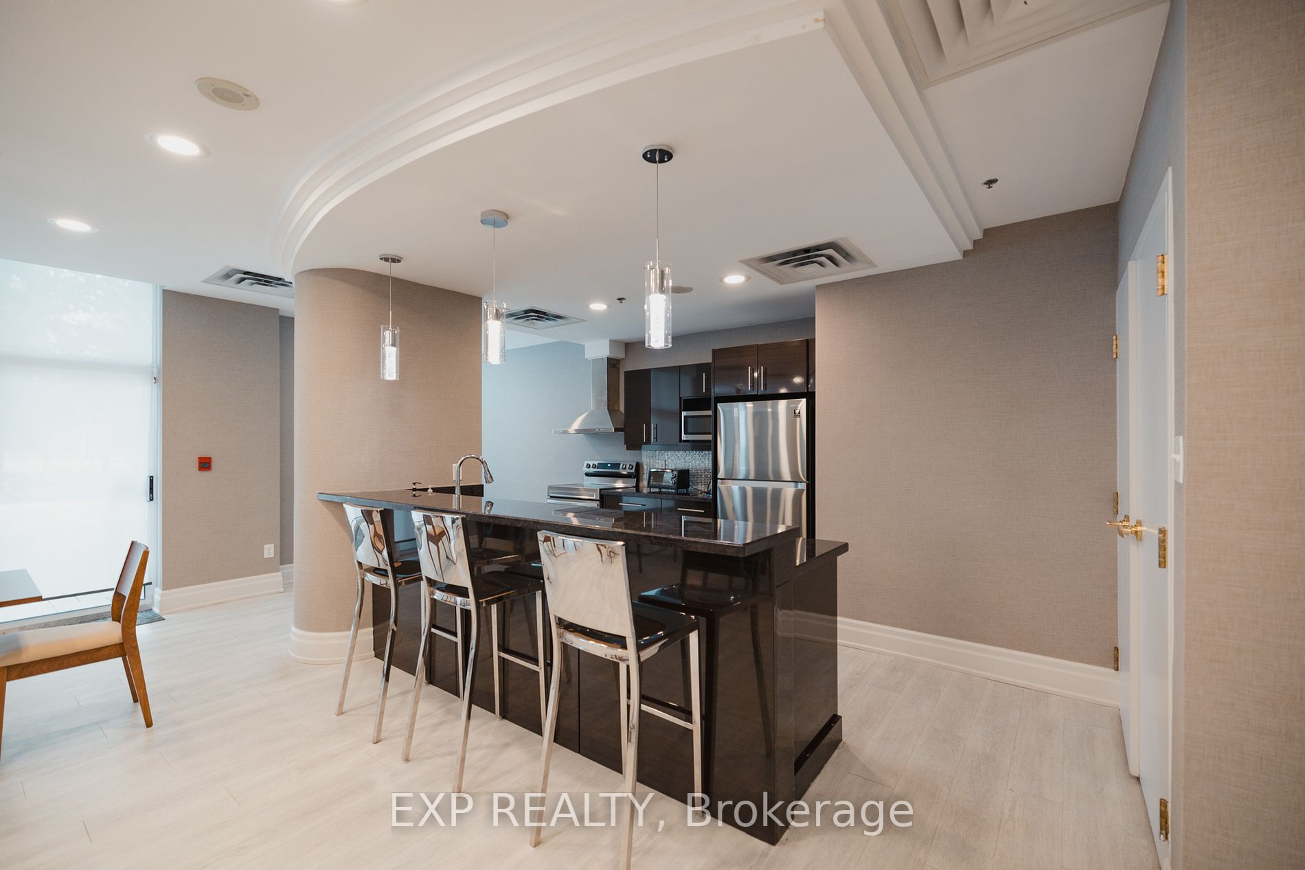 39 Oneida Crescent, #1115