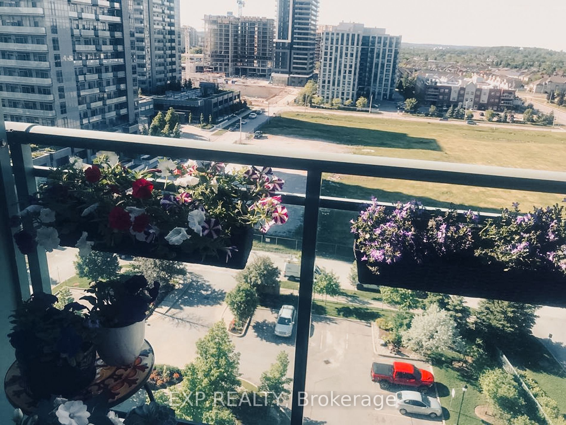 39 Oneida Crescent, #1115