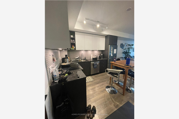 100 Eagle Rock Way, Vaughan