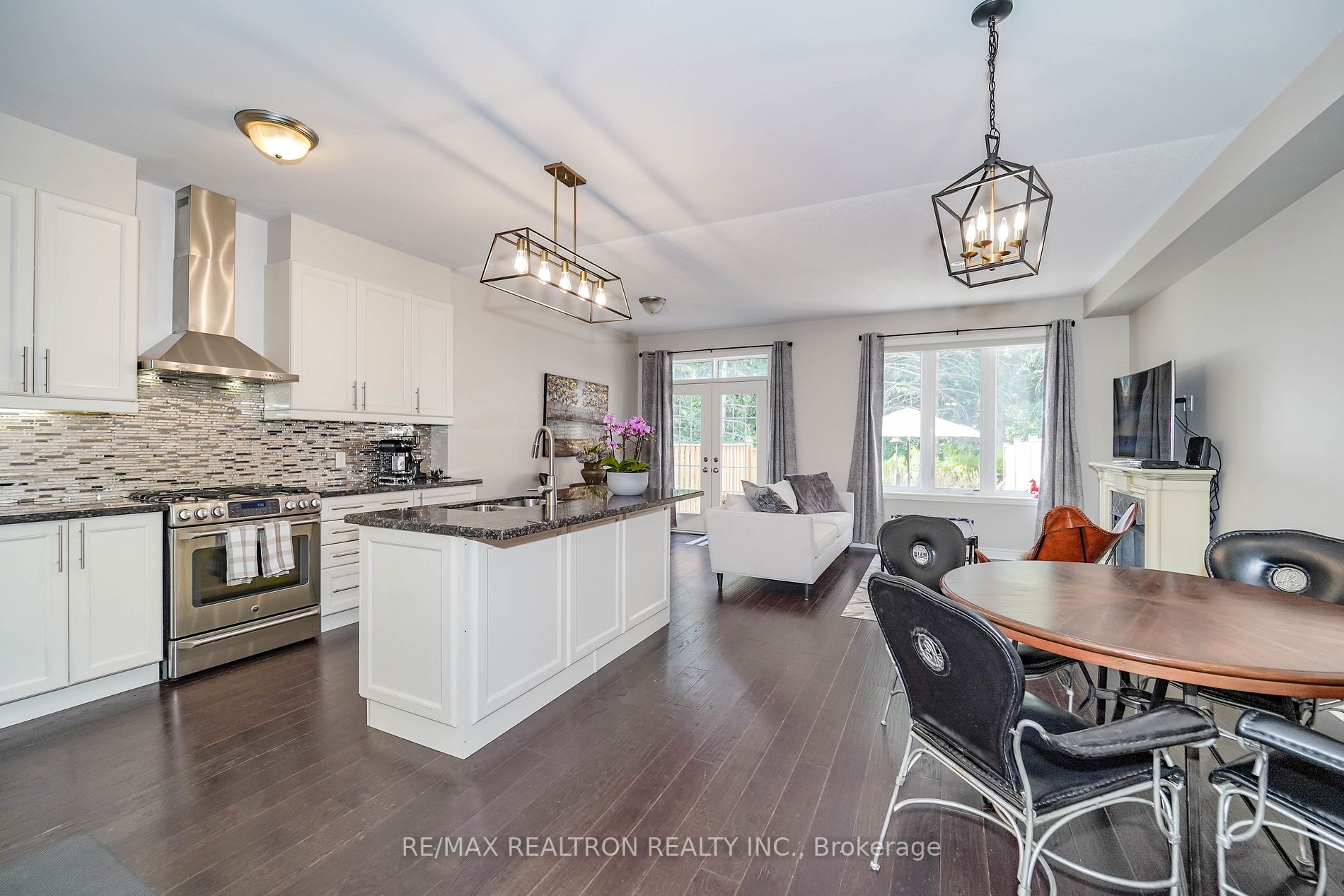 138 Radial Dr