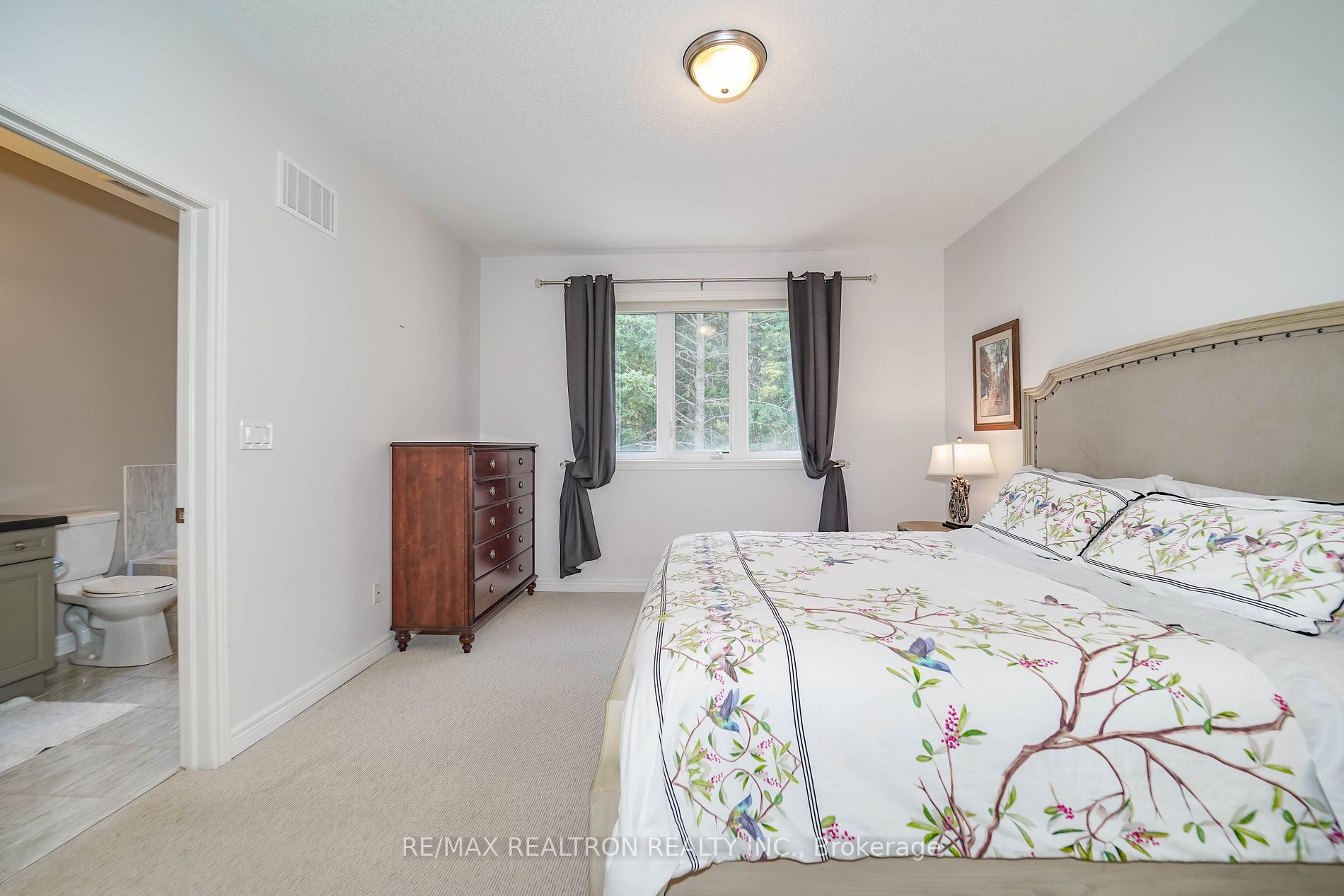 138 Radial Dr
