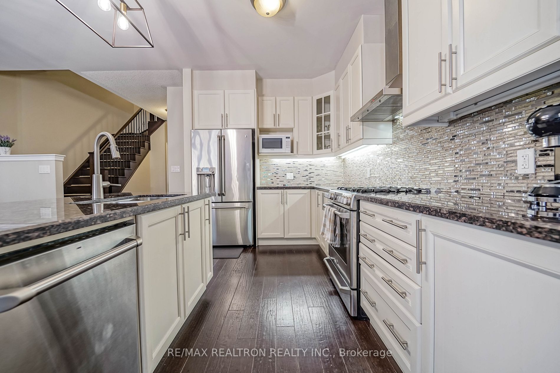 138 Radial Dr