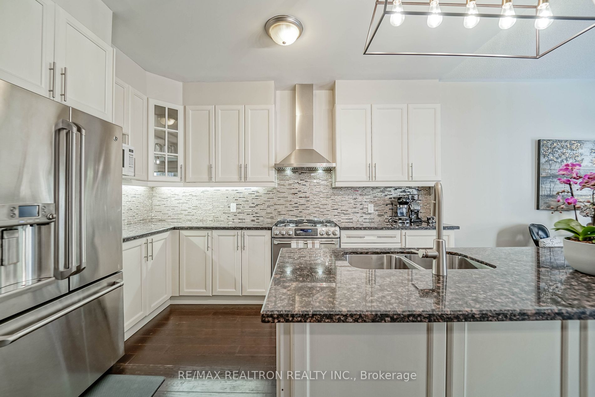 138 Radial Dr
