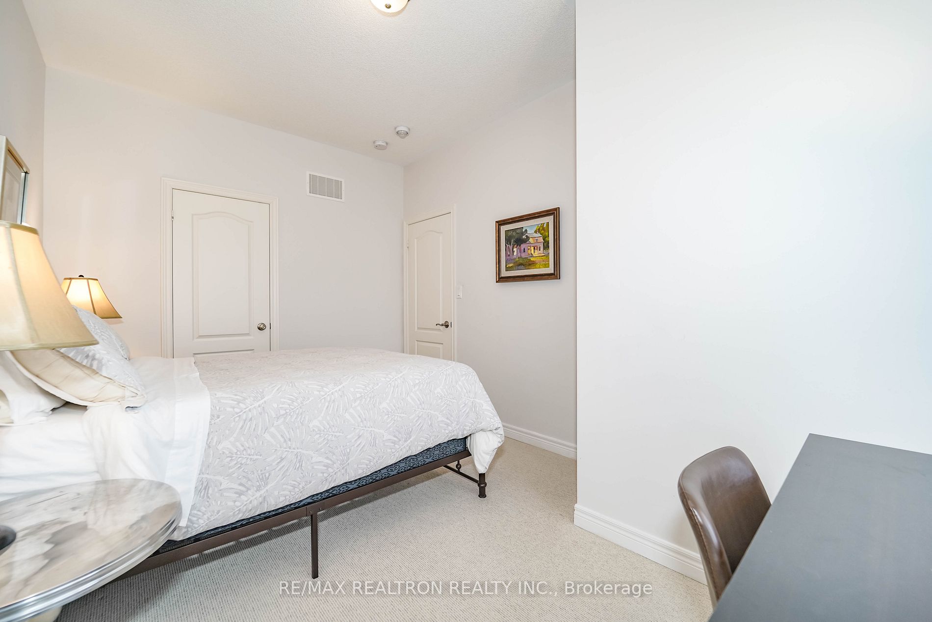 138 Radial Dr