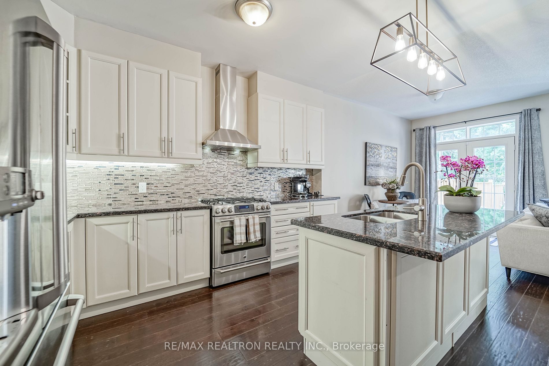 138 Radial Dr