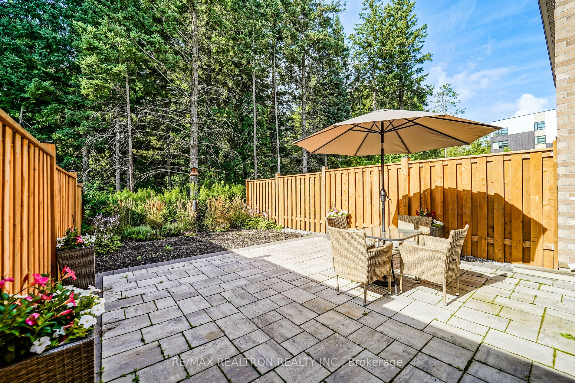 138 Radial Dr