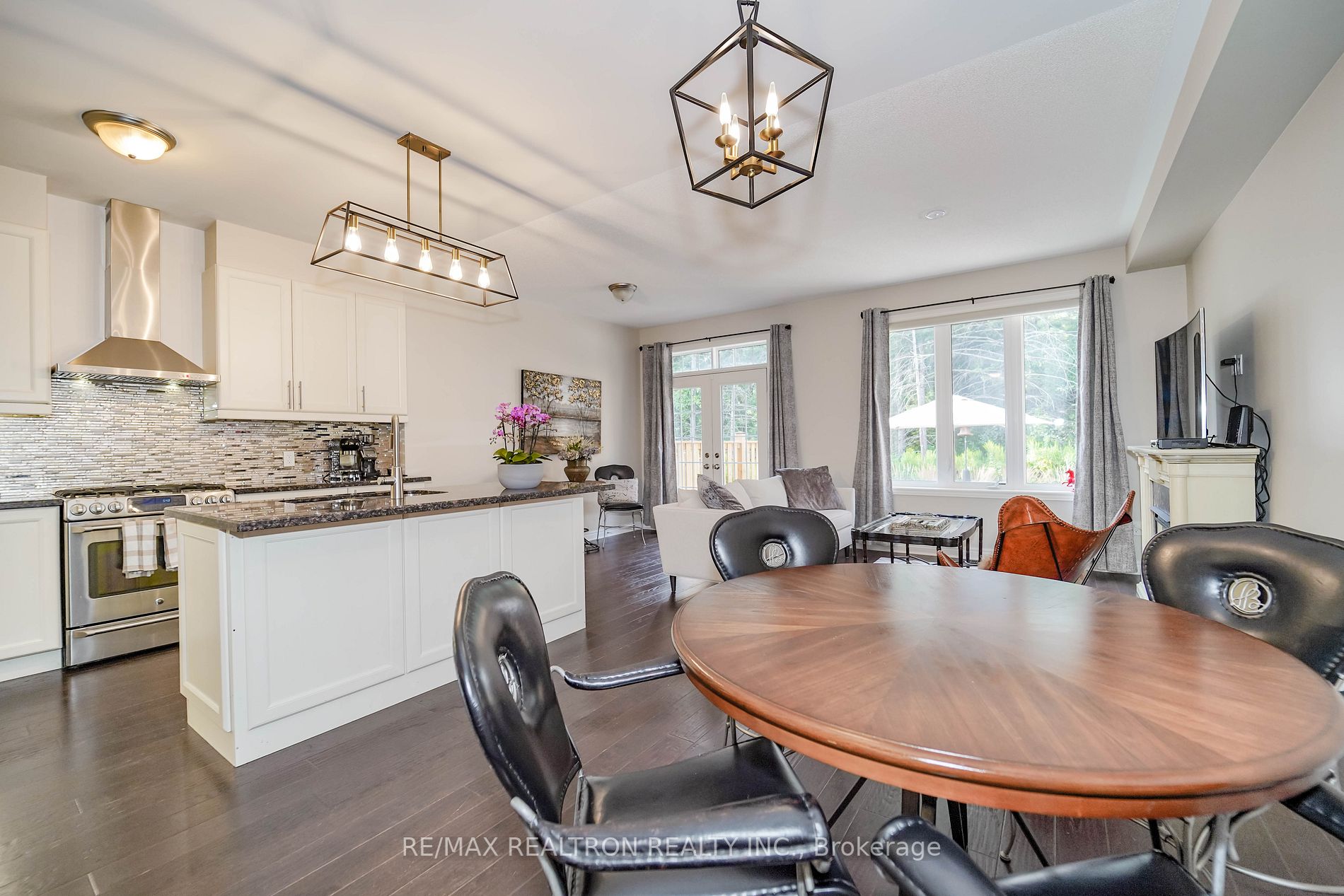 138 Radial Dr