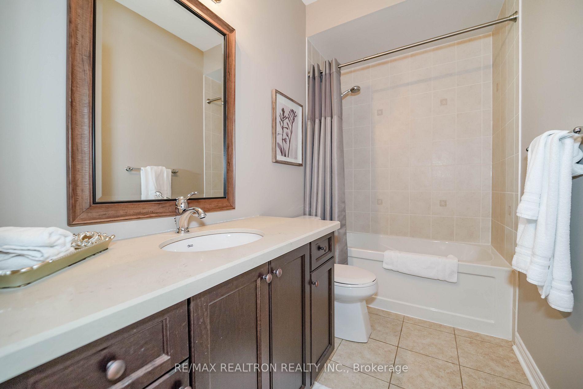 138 Radial Dr