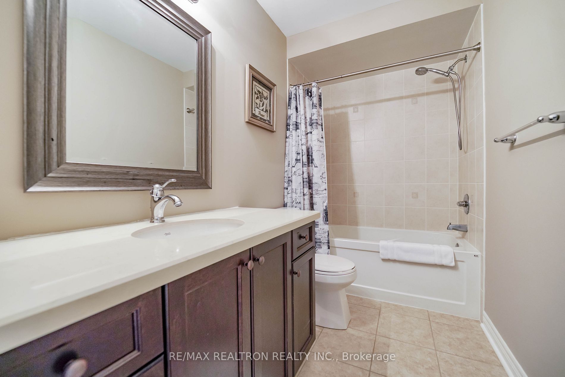 138 Radial Dr