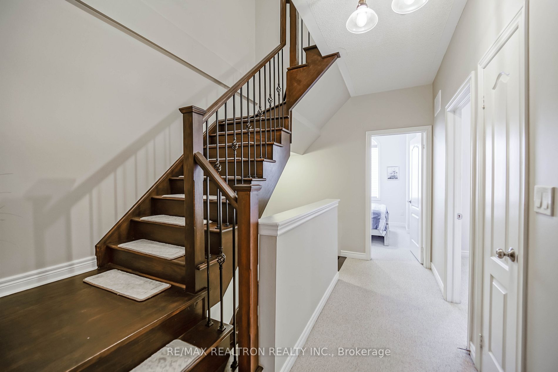 138 Radial Dr