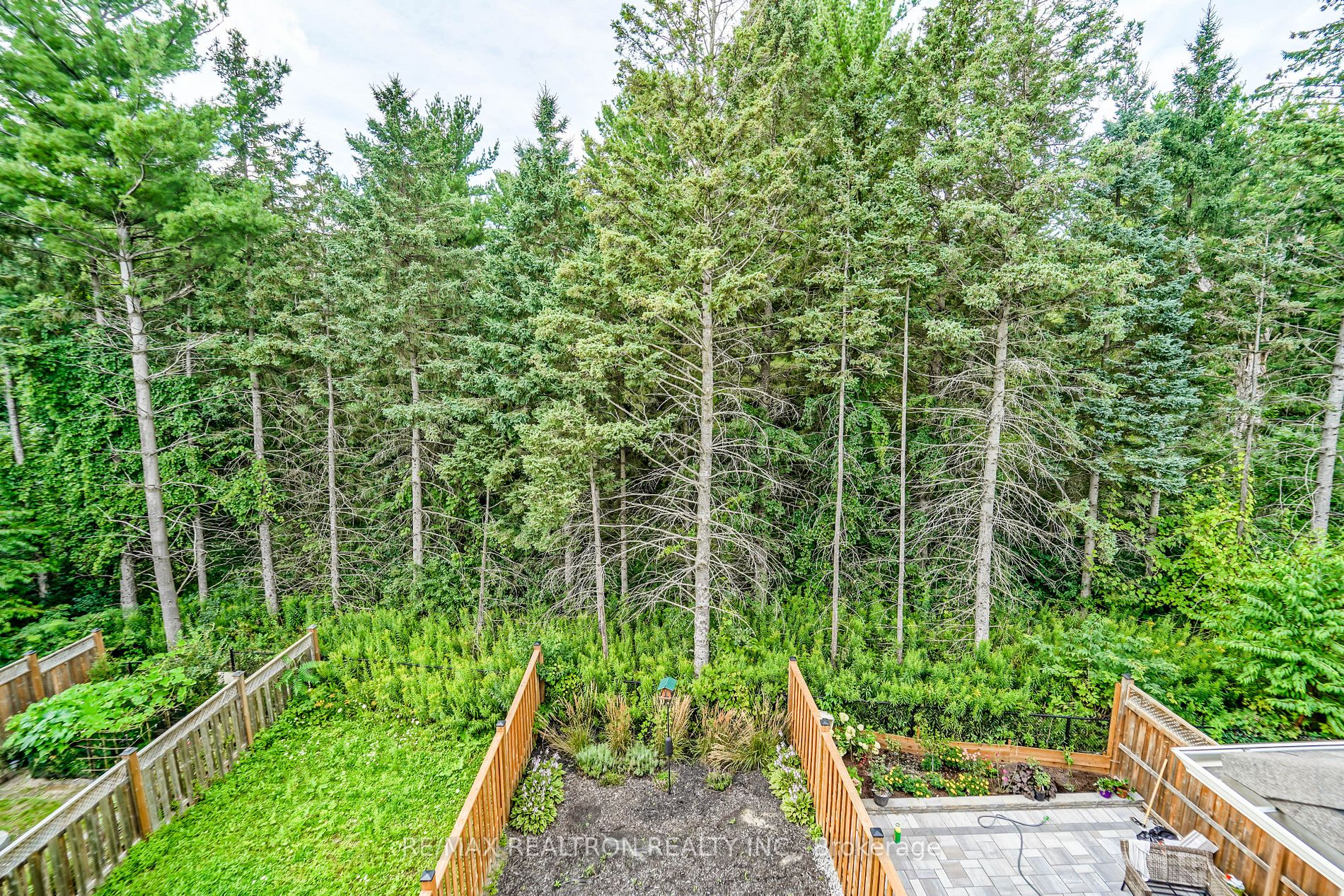 138 Radial Dr