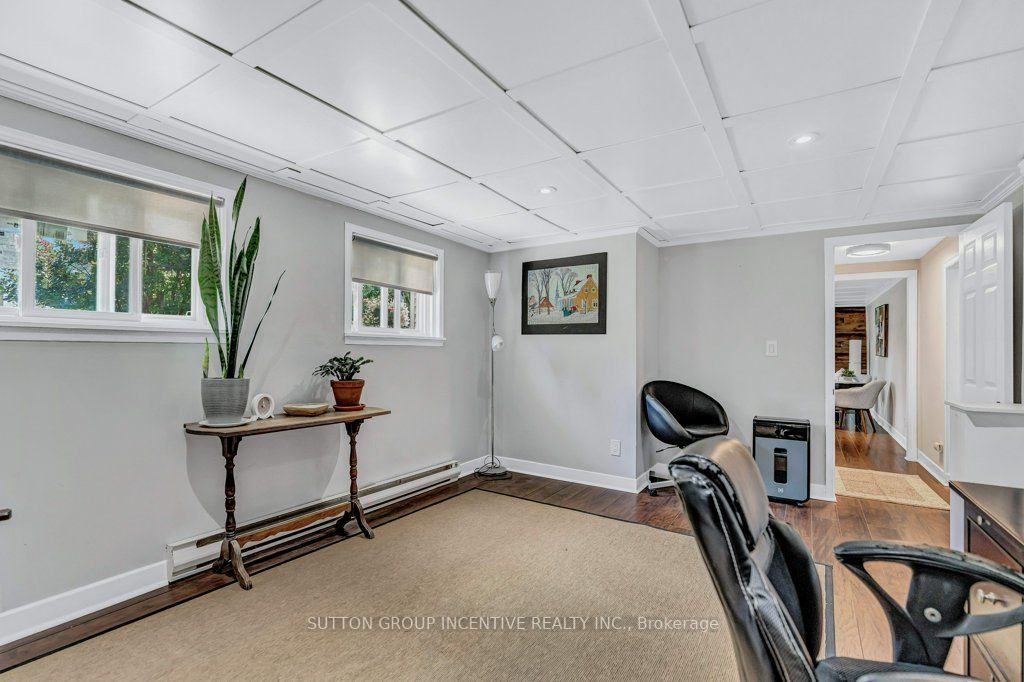 736 William St