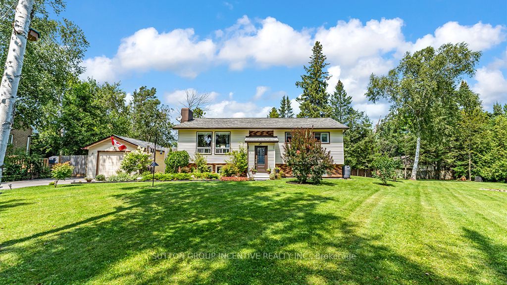 736 William St
