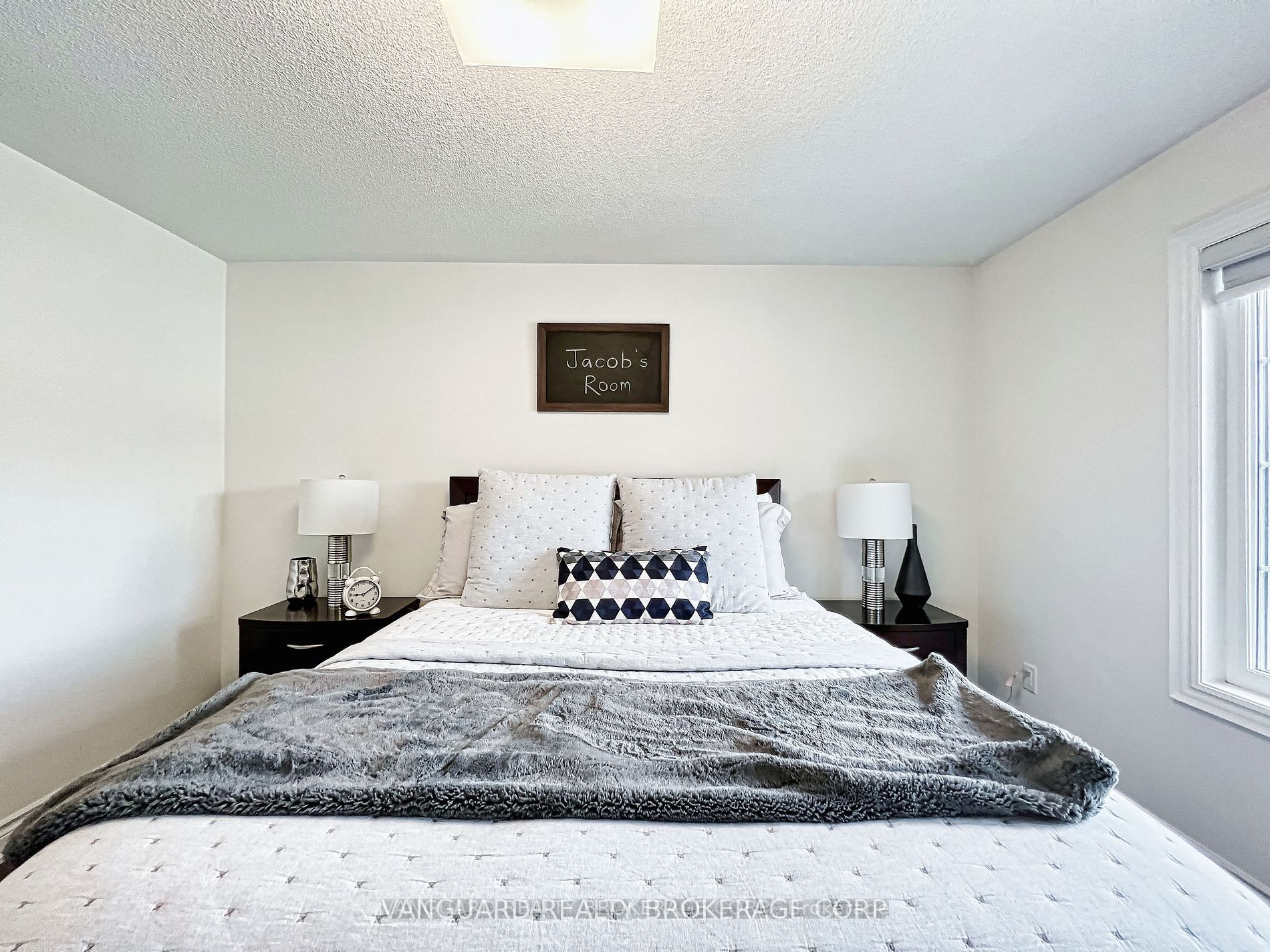 127 Citrine Dr