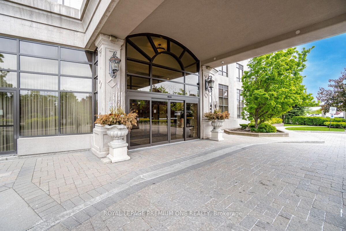 9235 Jane St, #1109