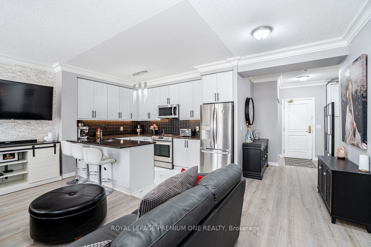 9235 Jane St, #1109