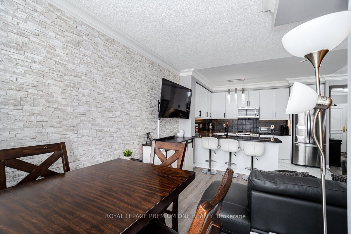 9235 Jane St, #1109