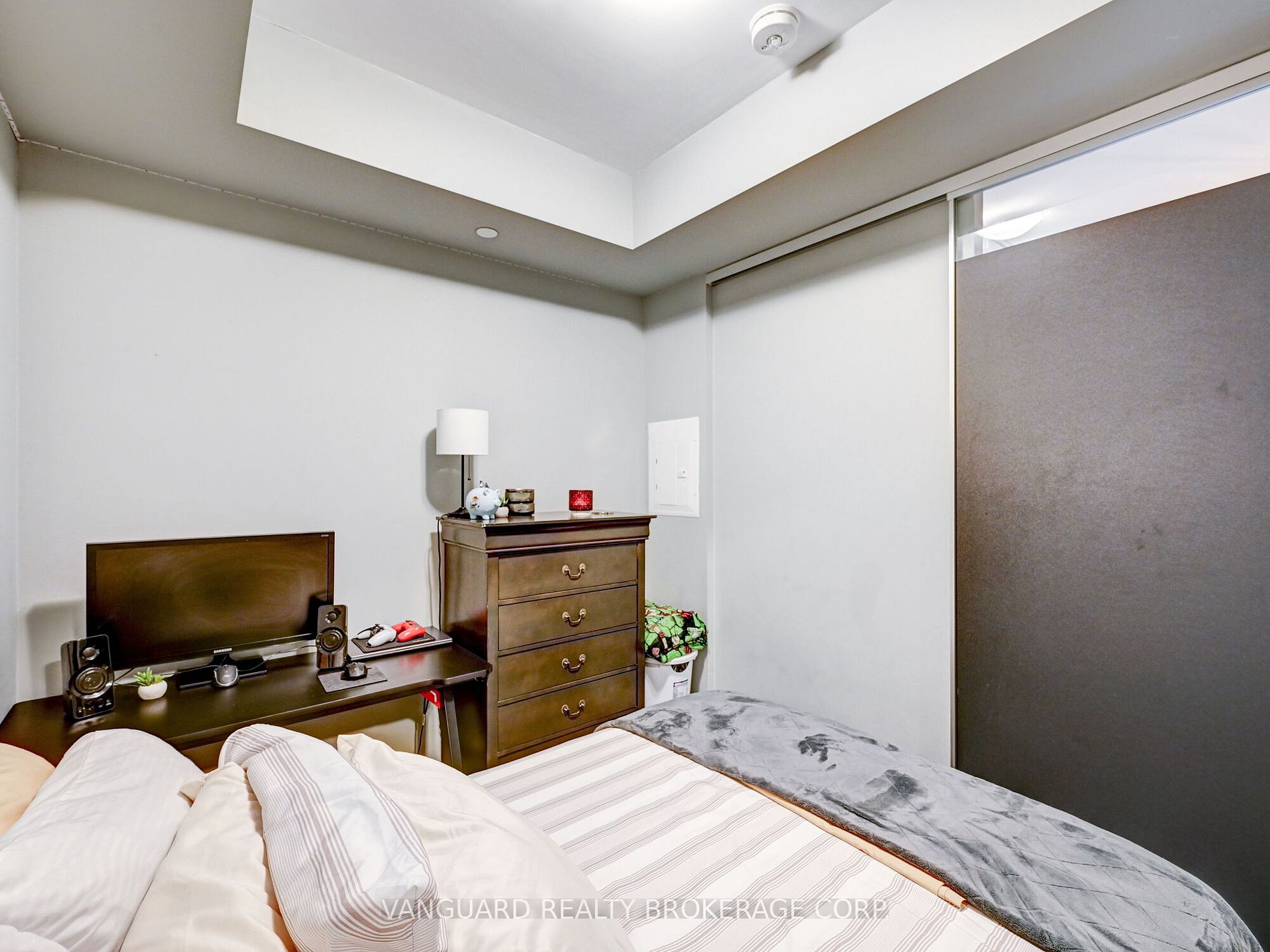 4800 Highway 7, #221