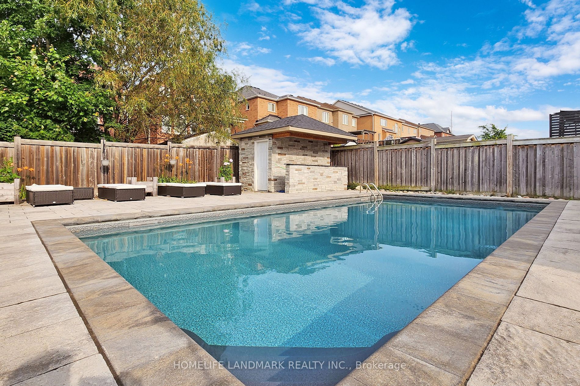 49 Gwillimbury Dr
