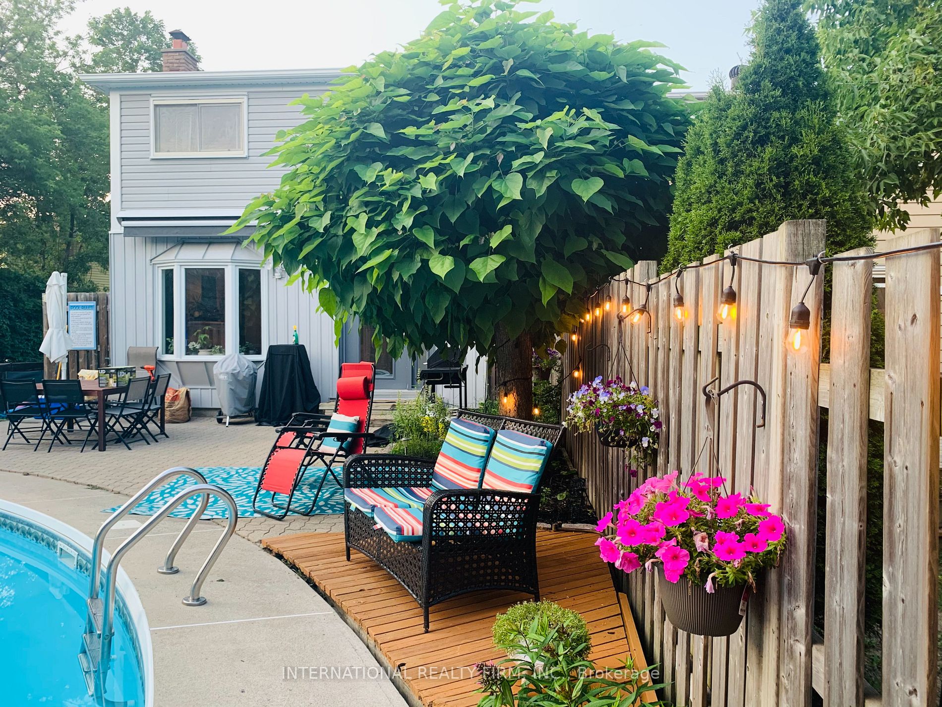 19 Lillooet Cres S