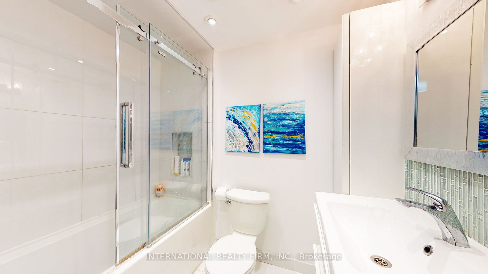 19 Lillooet Cres S