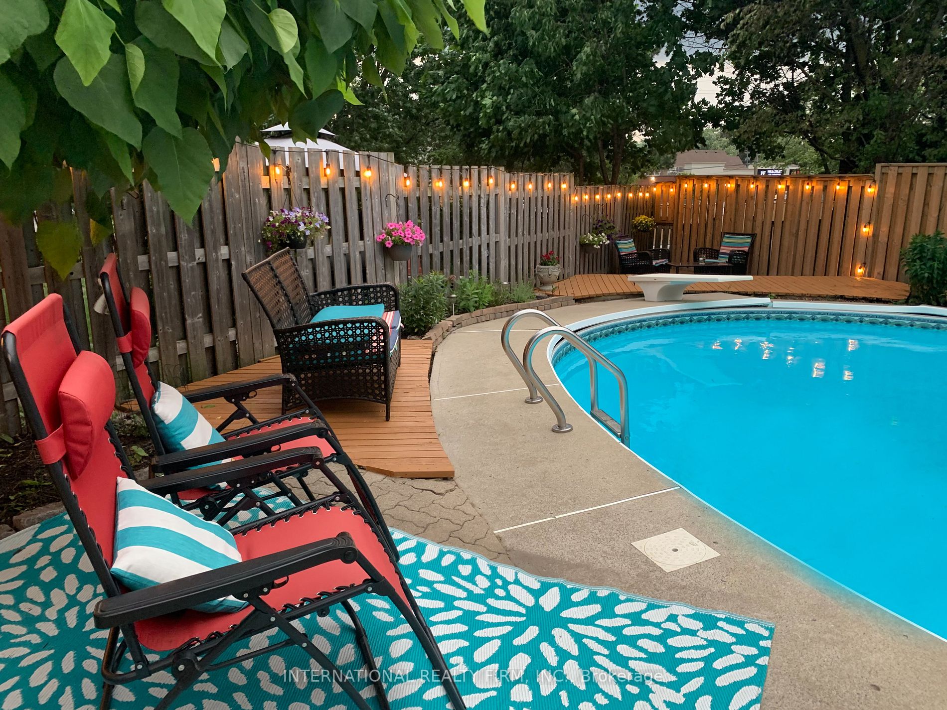 19 Lillooet Cres S
