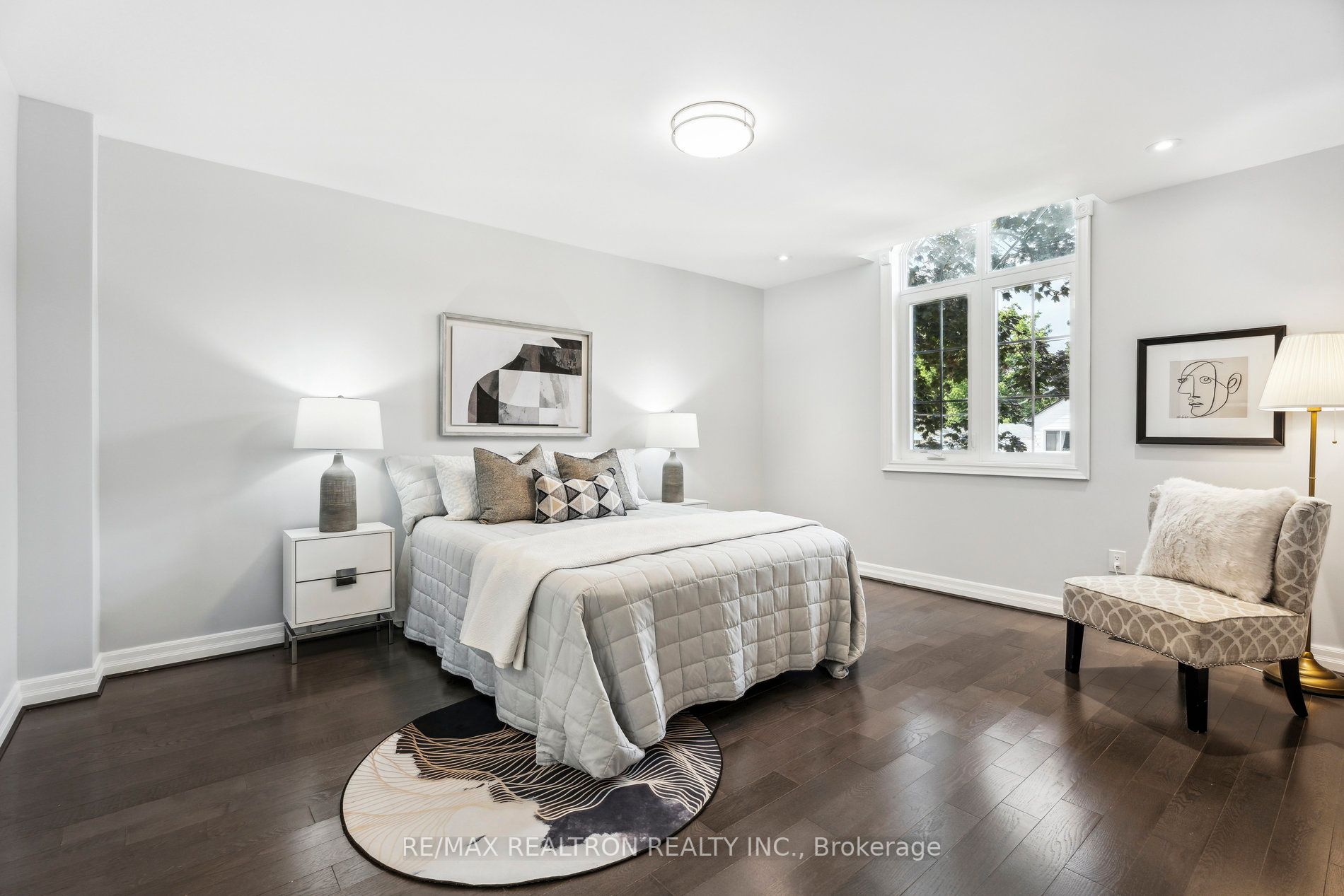 318 Andrew St