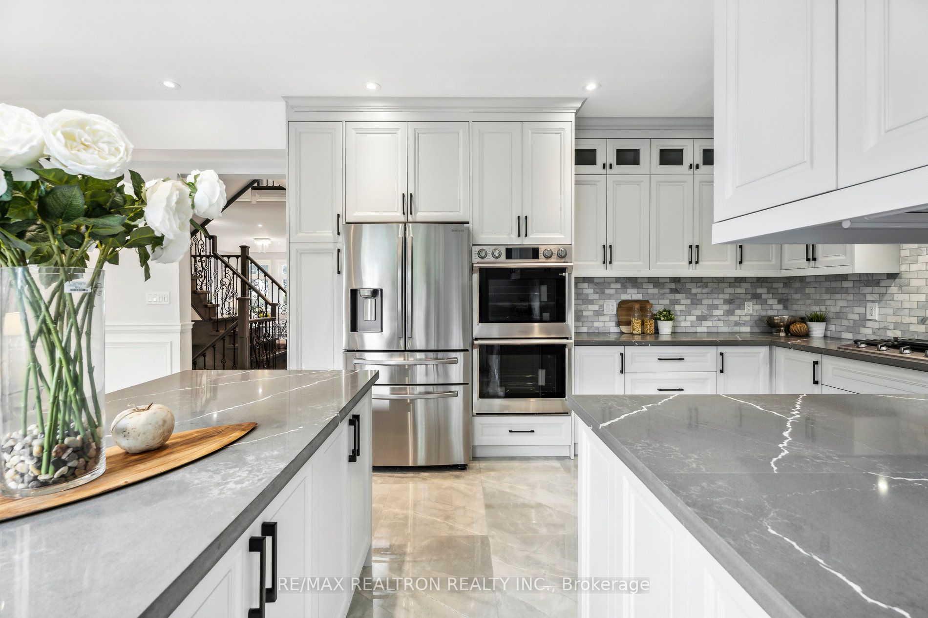 318 Andrew St