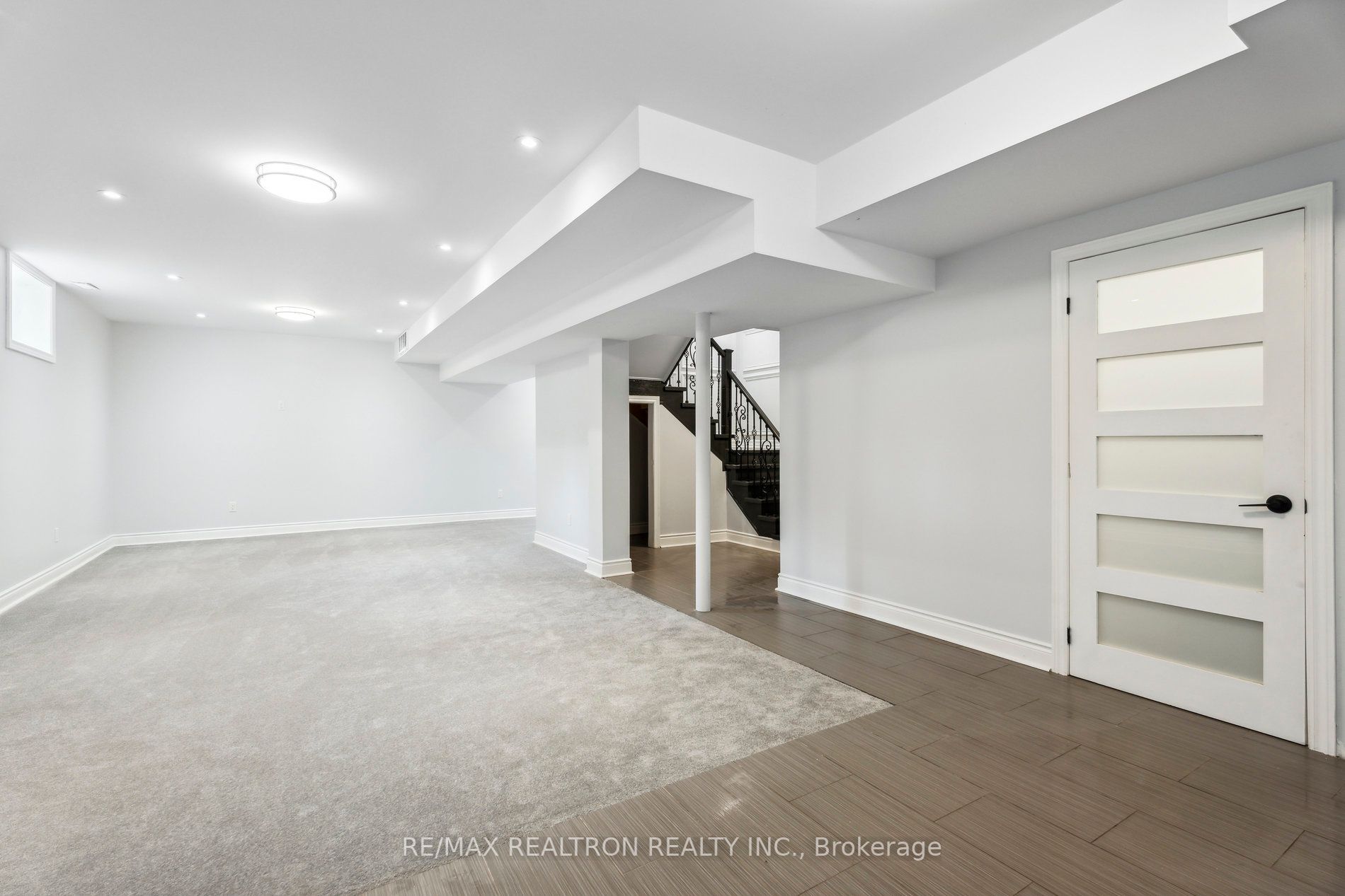 318 Andrew St