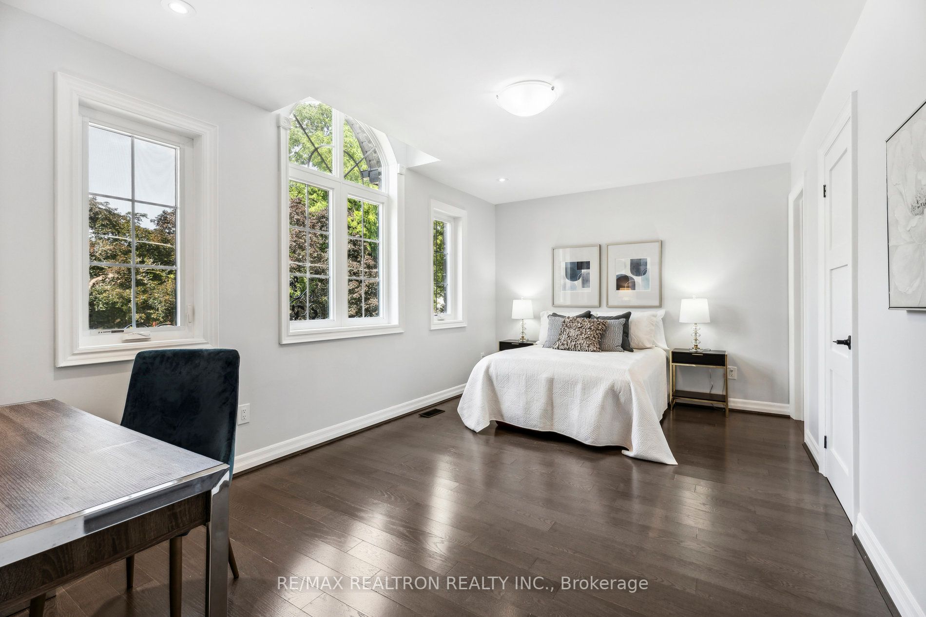 318 Andrew St