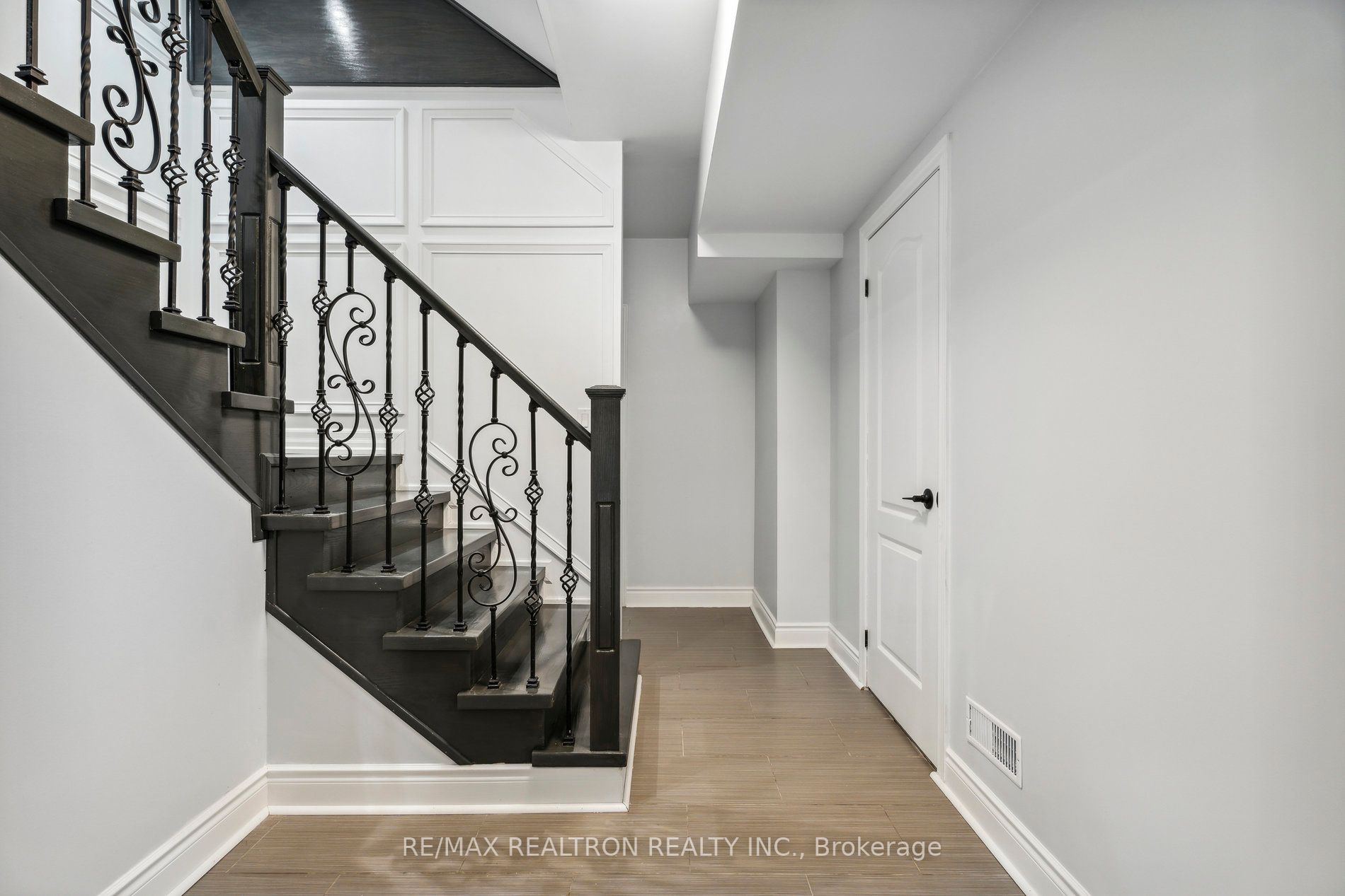 318 Andrew St