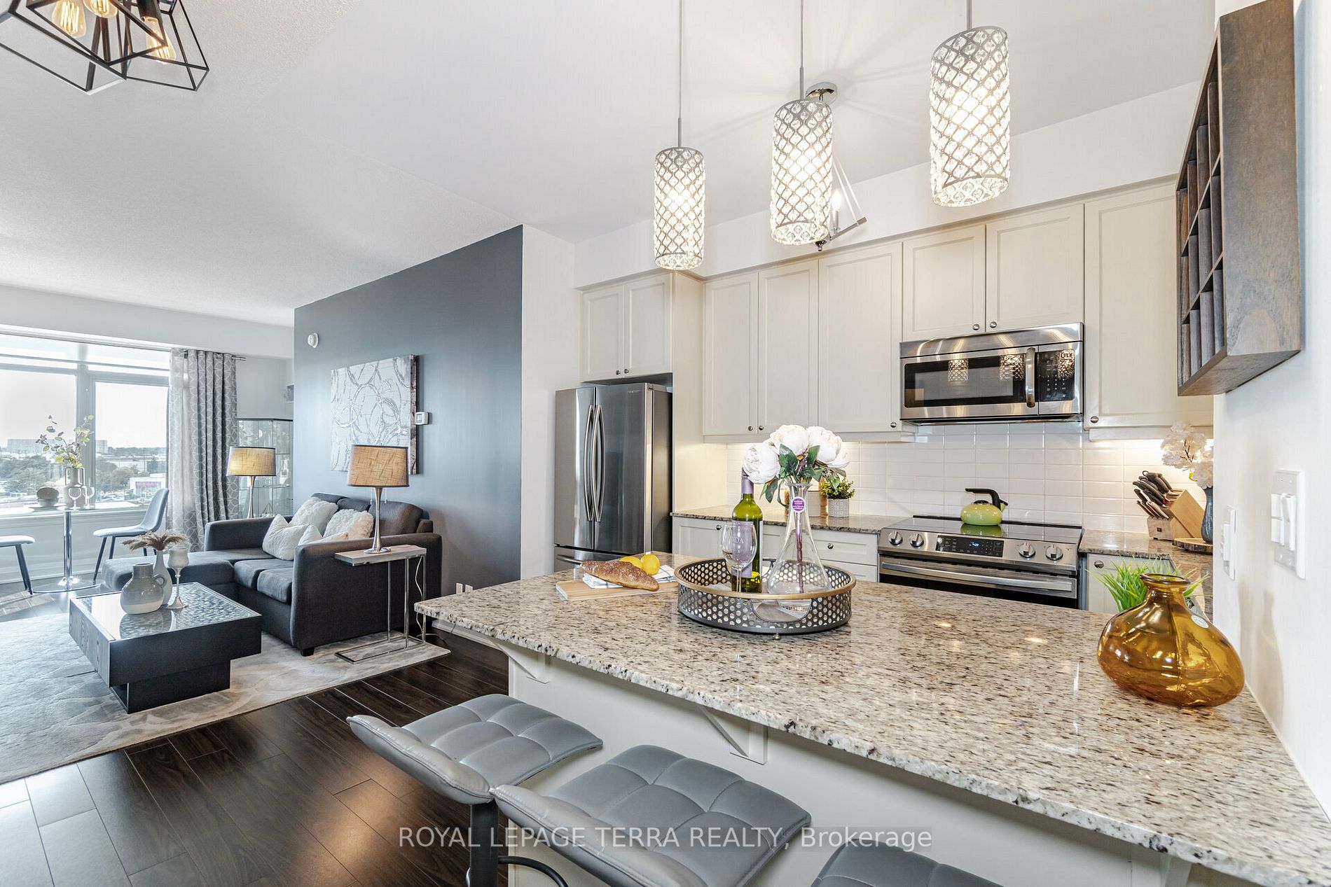 24 Woodstream Blvd, #701