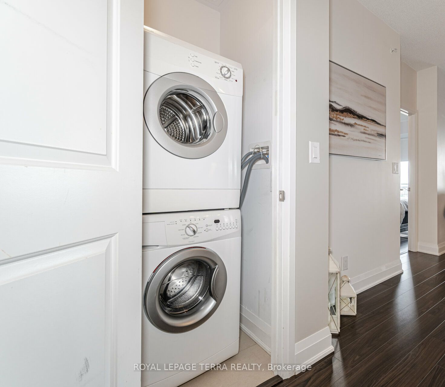 24 Woodstream Blvd, #701